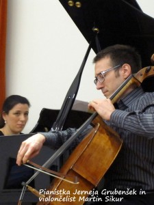 Pianistka Jerneja Grubenšek in violončelist Martin Sikur