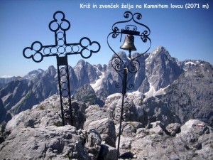 Križ in zvonček želja na Kamnitem lovcu (2071 m)